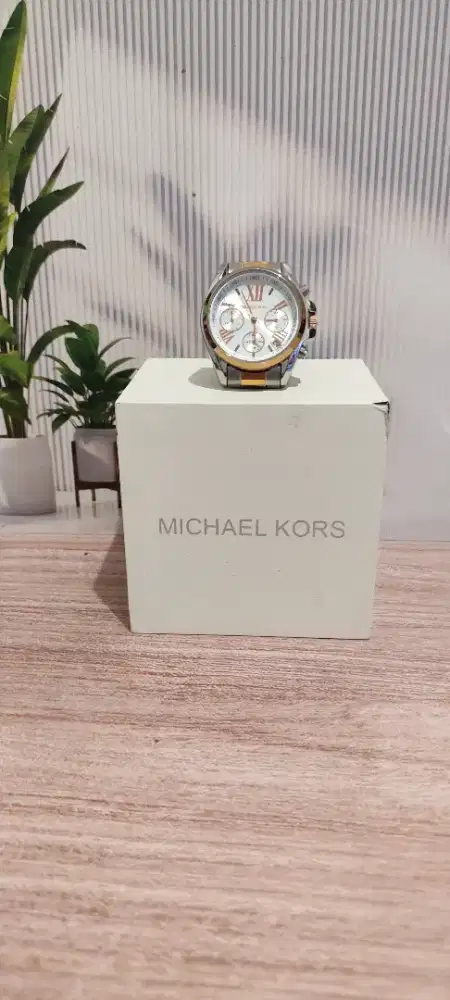 Michael kors warna silver gold