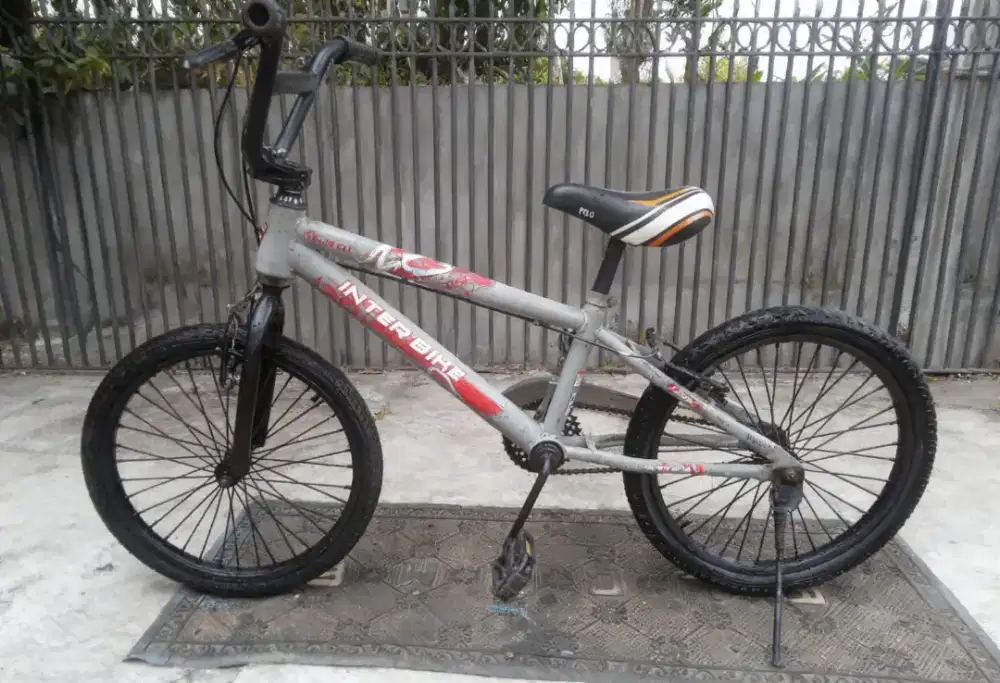Sepeda anak Bmx uk20