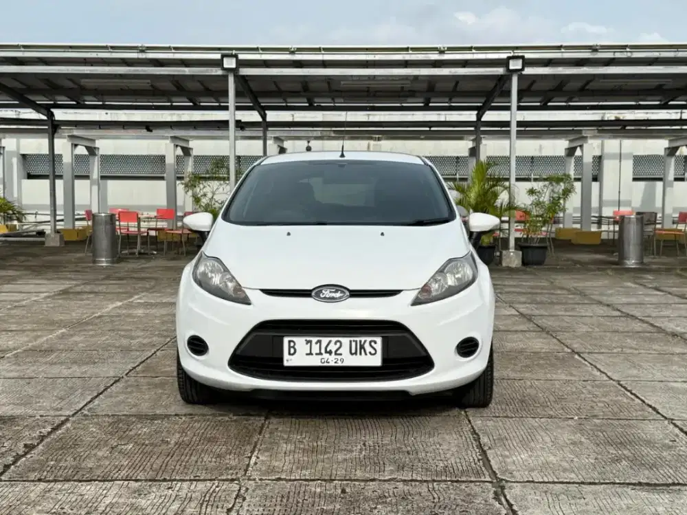 Ford Fiesta Trend 1.4 AT. Tahun 2011. Putih. Low km. Perfect cond