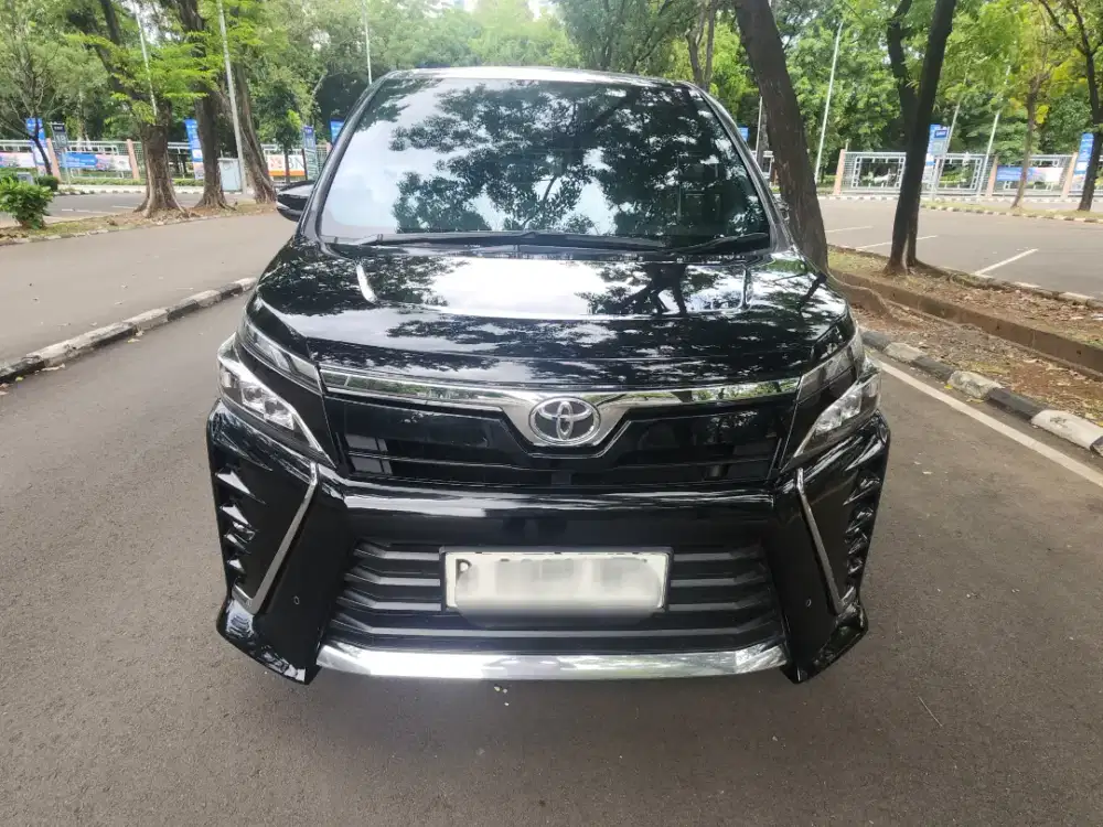 Toyota Voxy 2019