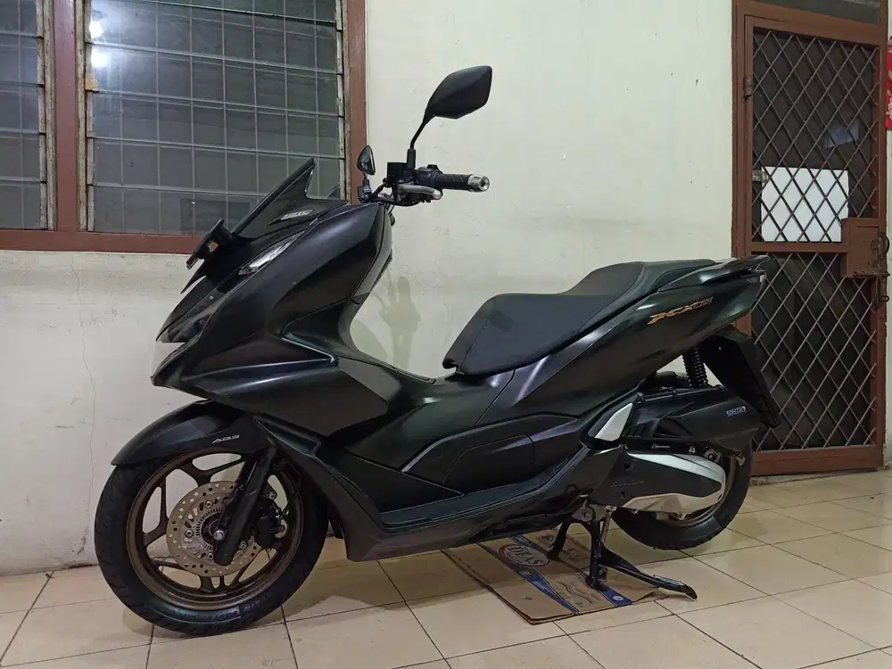 Honda PCX 160 ABS KEYLESS CBS ISS 2023 (TYPE TERTINGGI /LIKE NEW)
