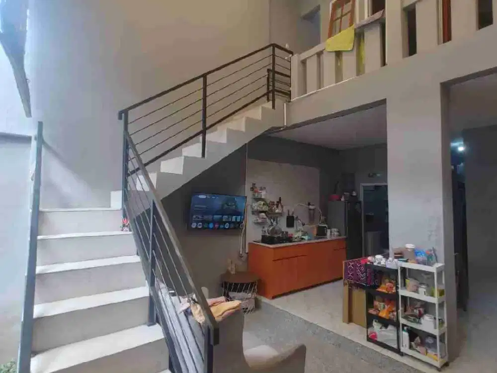Dijual rumah 2 lantai di Dago ada rooftop dekat ke Borma