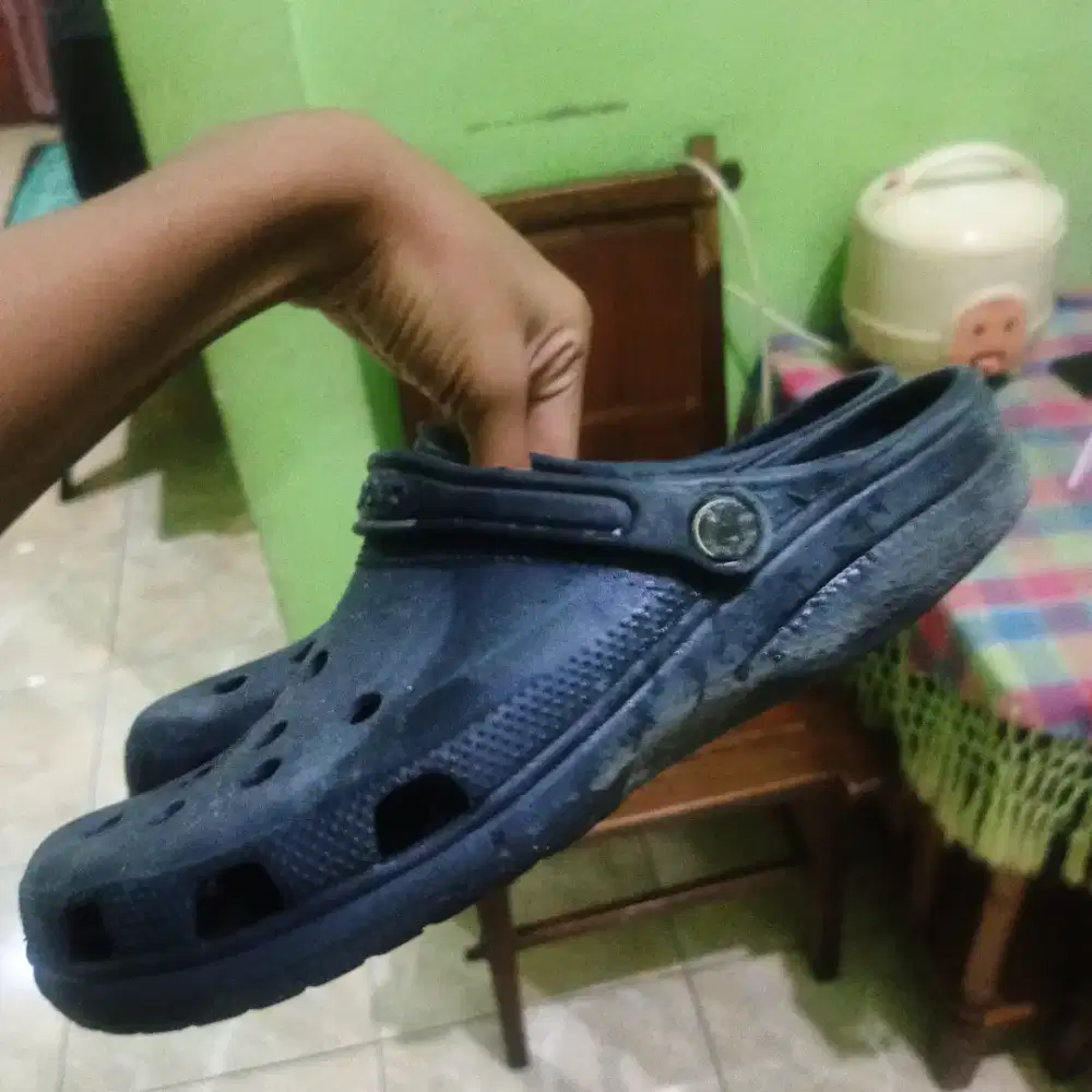 Sendal crocs ori bekas warna navy