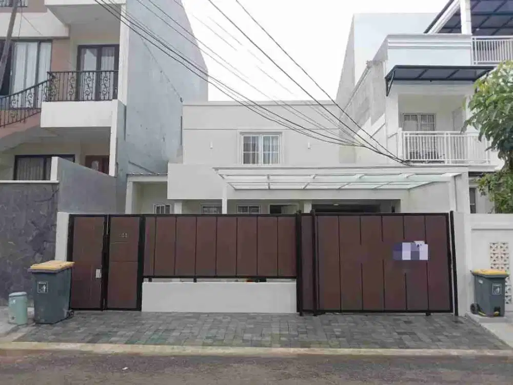 Rumah terawat di pondok indah jakarta selatan