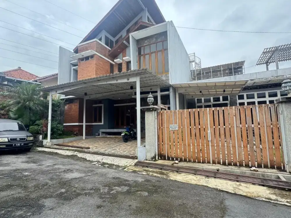Rumah ESTETIK TENGAH KOTA jl KRADENAN SAMPANGAN SIAP HUNI