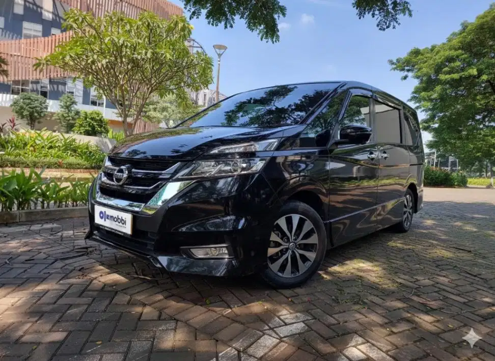 DP RINGAN Nissan Serena 2.0 Highway Star Bensin-AT 2021 Hitam CFKAB