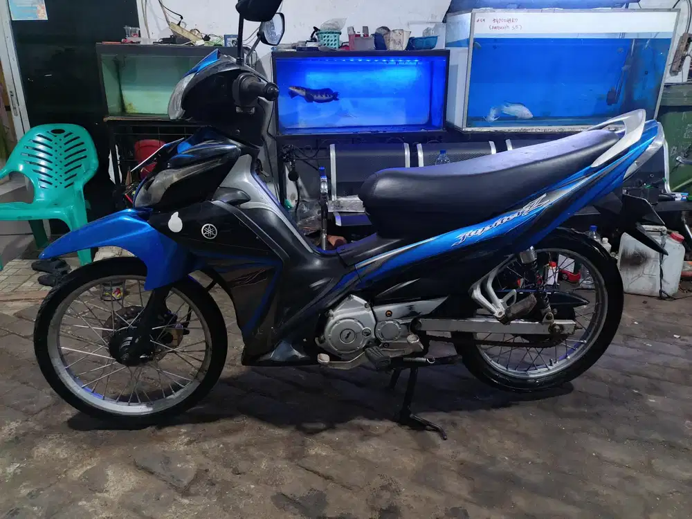 Yamaha Jupiter z 2011 stater tokcer halus mulus terawat