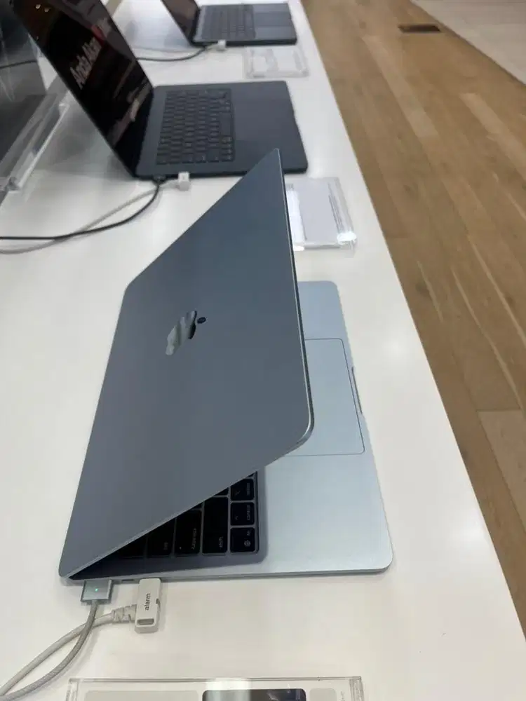 CICILAN MACBOOK M4 PAKE INDODANA