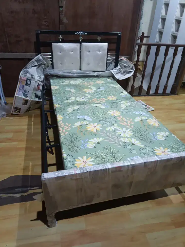 tempat tidur komplet untuk 1 orang