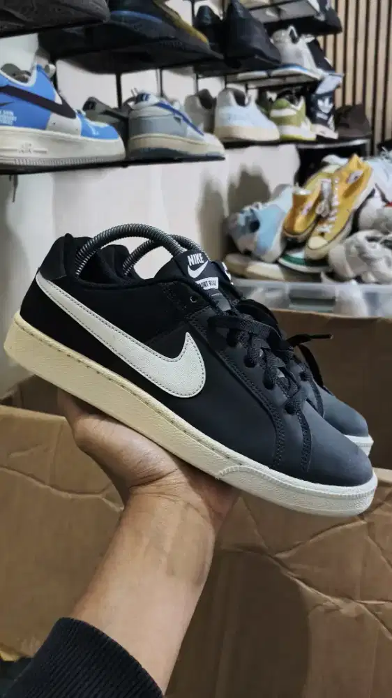 Nike Court Royale