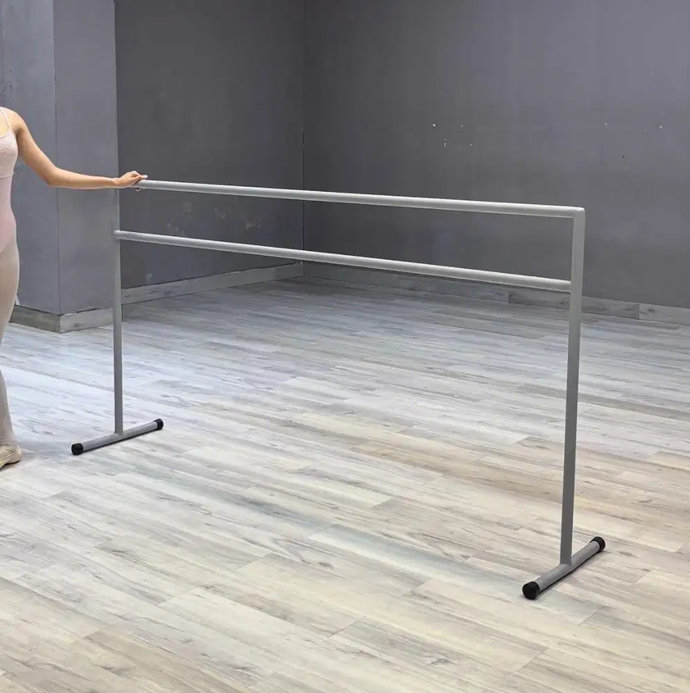 Freestanding barre ballet