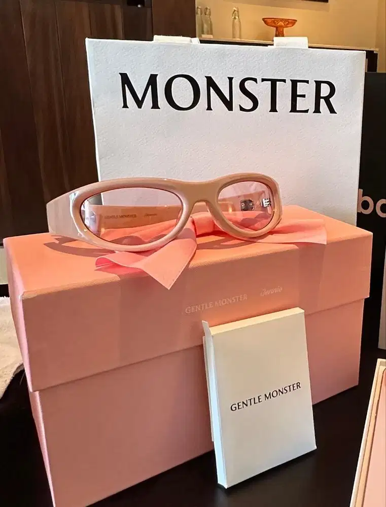 Gentle Monster x Jennie Cheveux De Nini