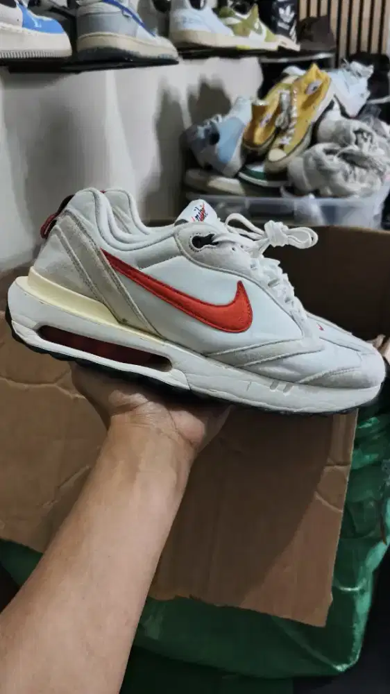 Nike Air Max Dawn Gym Red