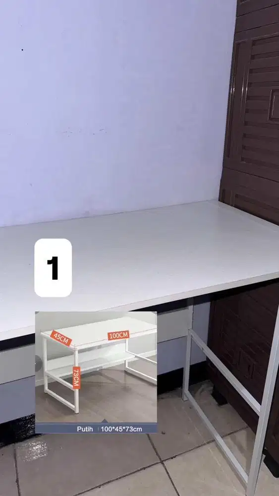 Meja belajar putih