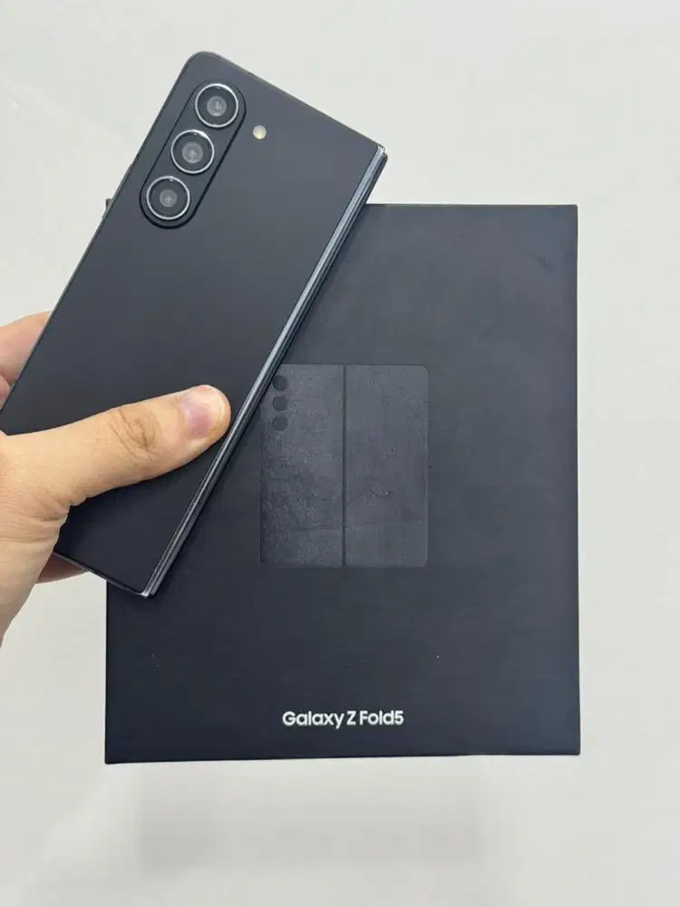 Samsung Z Fold 5 5G Black 12/512Gb (SEIN)