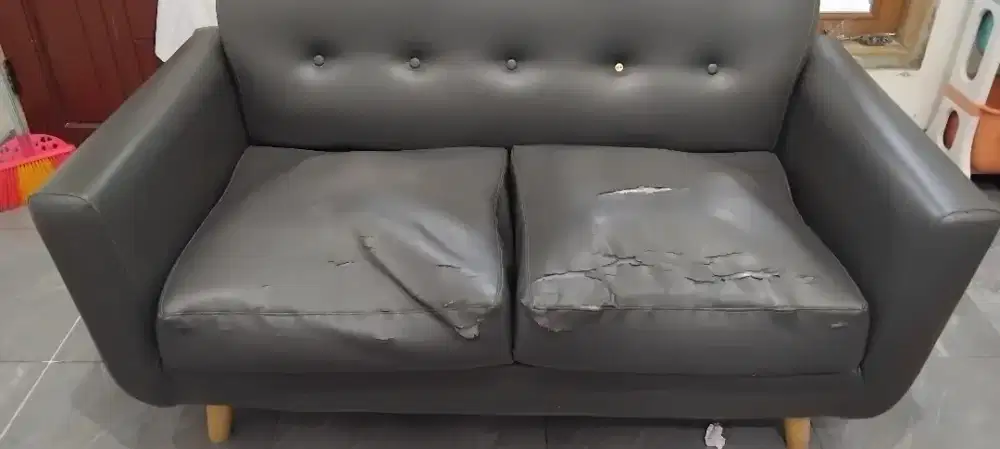 Dijual cepat Sofa 2 seater