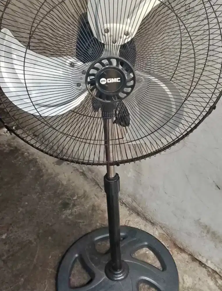 Kipas GMC Angin kencang 18inch
