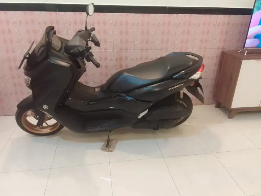 N max al new like new