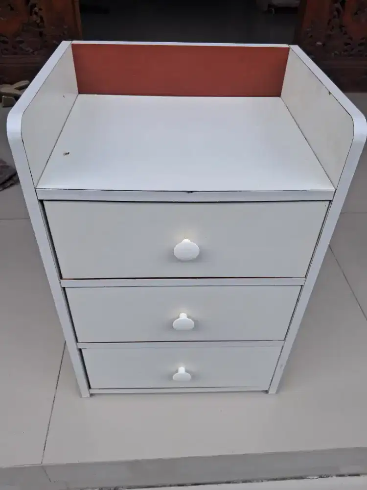 Meja nakes 3 laci