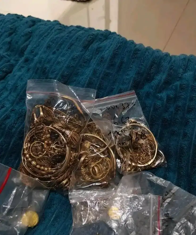 Terima emas tanpa surat