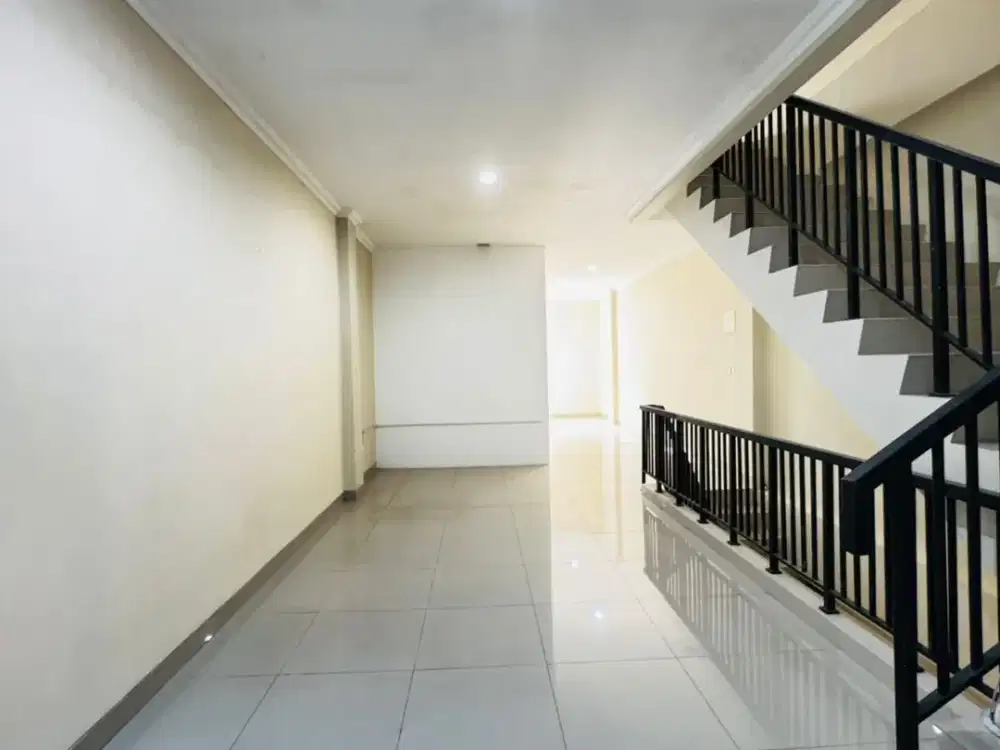 Ruko CBD Green Lake City Ukuran 4,5x15m Siap Huni Lokasi Strategis