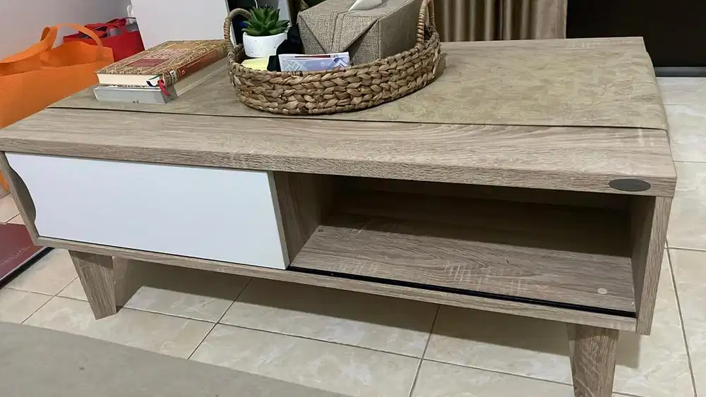 Meja informa ruang tamu/ruang tv