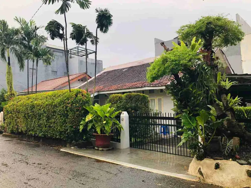 Dijual Rumah Lama Hitung Tanah Posisi Hoek Buntu Strategis Dekat Sta. MRT Cipete Raya