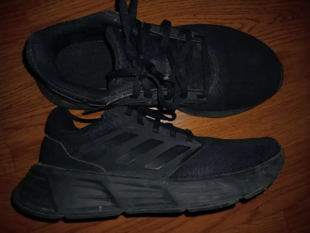 Sepatu Lari Wanita Adidas Galaxy 6 (like new) Ori