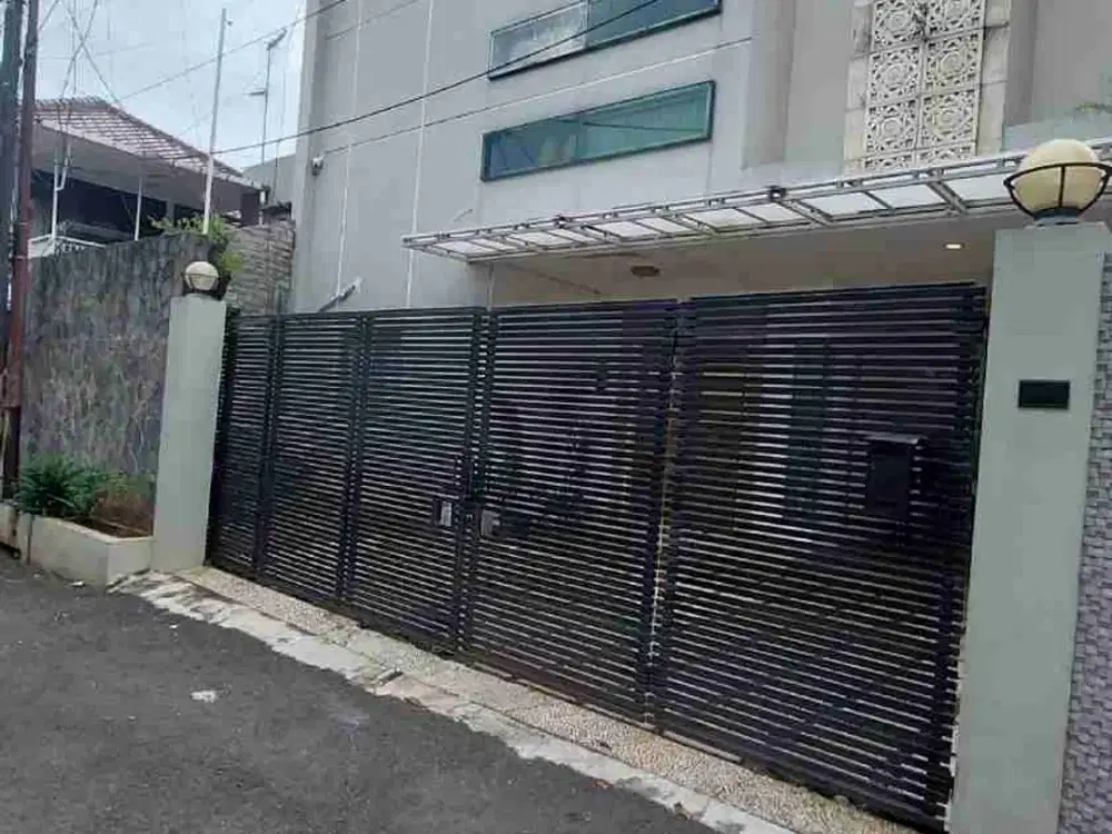 Dijual Rumah Modern Minimalis Strategis Dekat Sta. MRT Cipete Raya