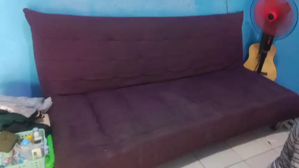 Sofabed bisa jadi kasur, kondisi bekas, jual cepet mau pindahan