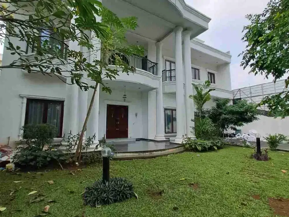 Disewakan Rumah Asri Nan Megah View Golf Kawasan Super Elite Metro Kencana Pondok Indah