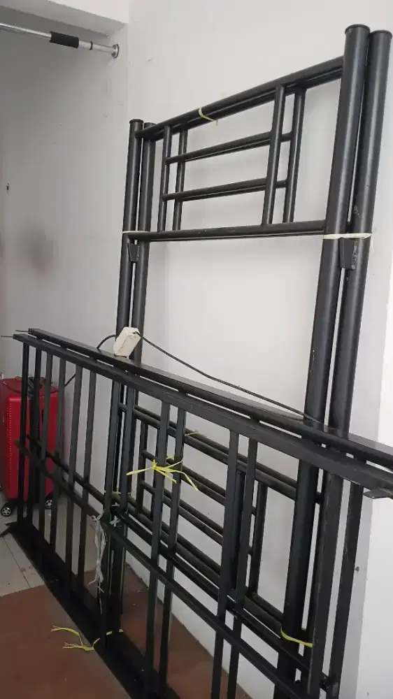 Jual cepat Tempat tidur  2 tingkat