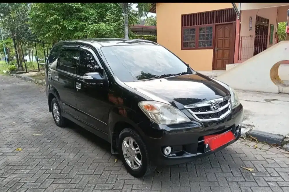 Daihatsu Xenia xi deluxe