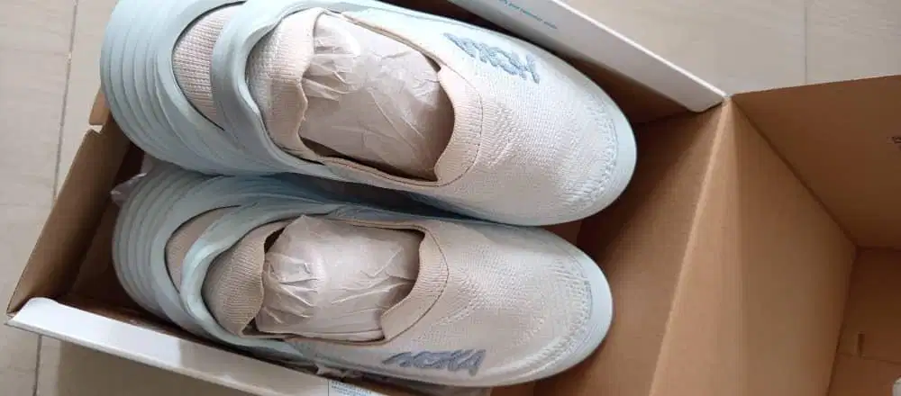 Hoka Biru Muda unisex