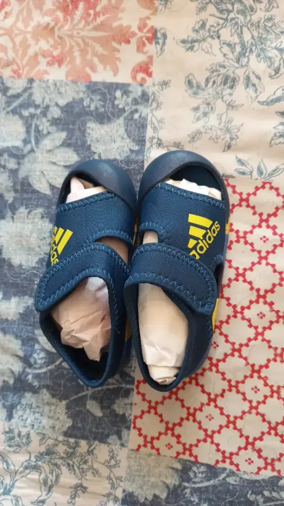 PRELOVED SEPATU ADIDAS