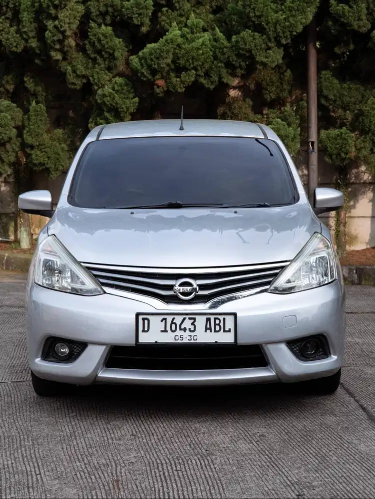Nissan grand Livina XV matic 2013 silver