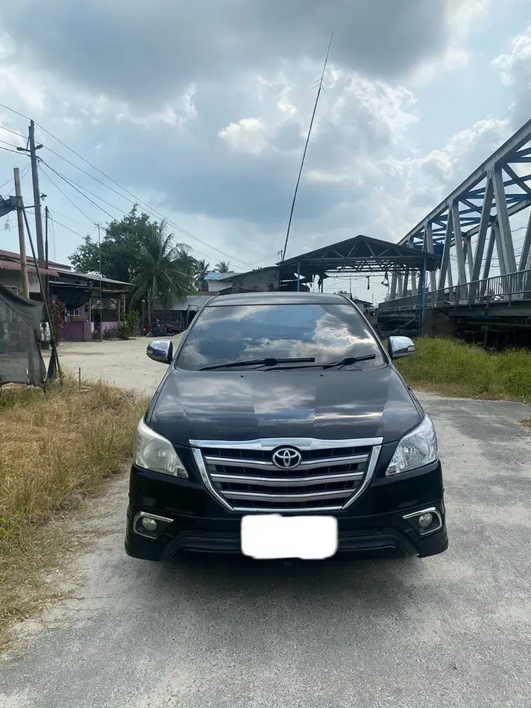 Toyota Kijang Innova 2014 Bensin