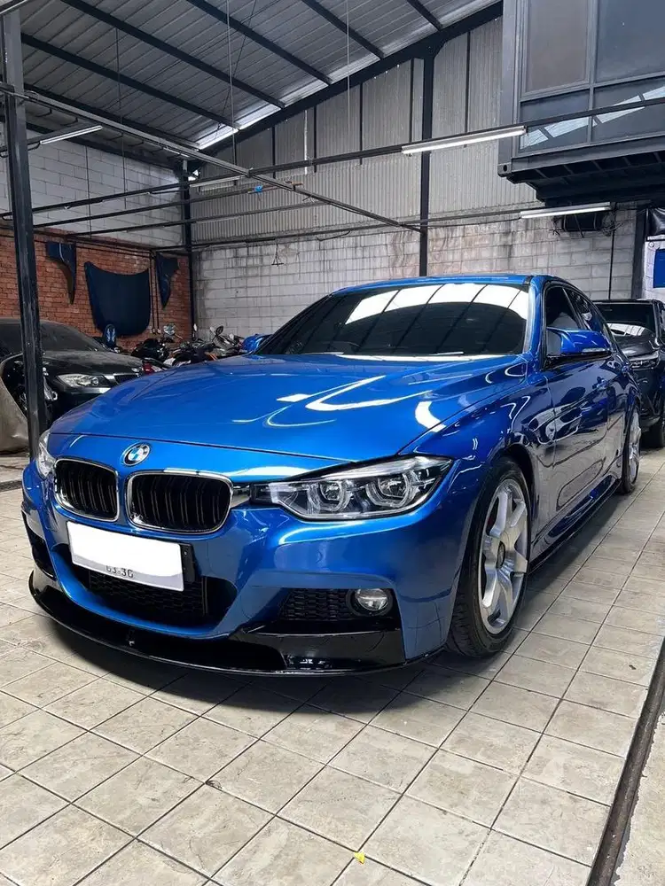 BMW F30 330i M-Sport Estoril Blue