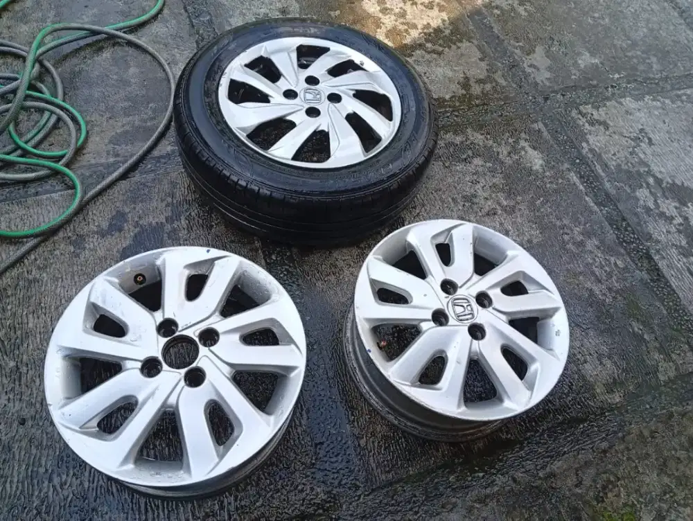 Velg dan ban mobilio