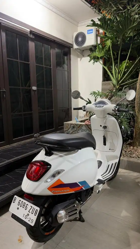 Vespa Primavera S Low KM 2023