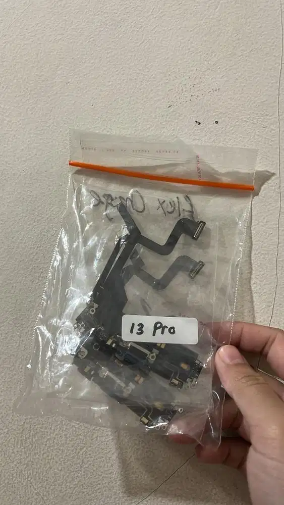 Flexible charge iphone 13 PRO