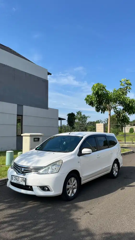 Jual Nissan Grand livina 2015 1.5 XV