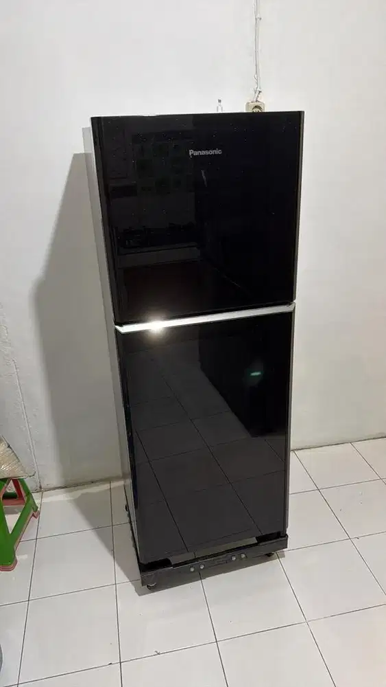 KULKAS 2 PINTU POLYTRON