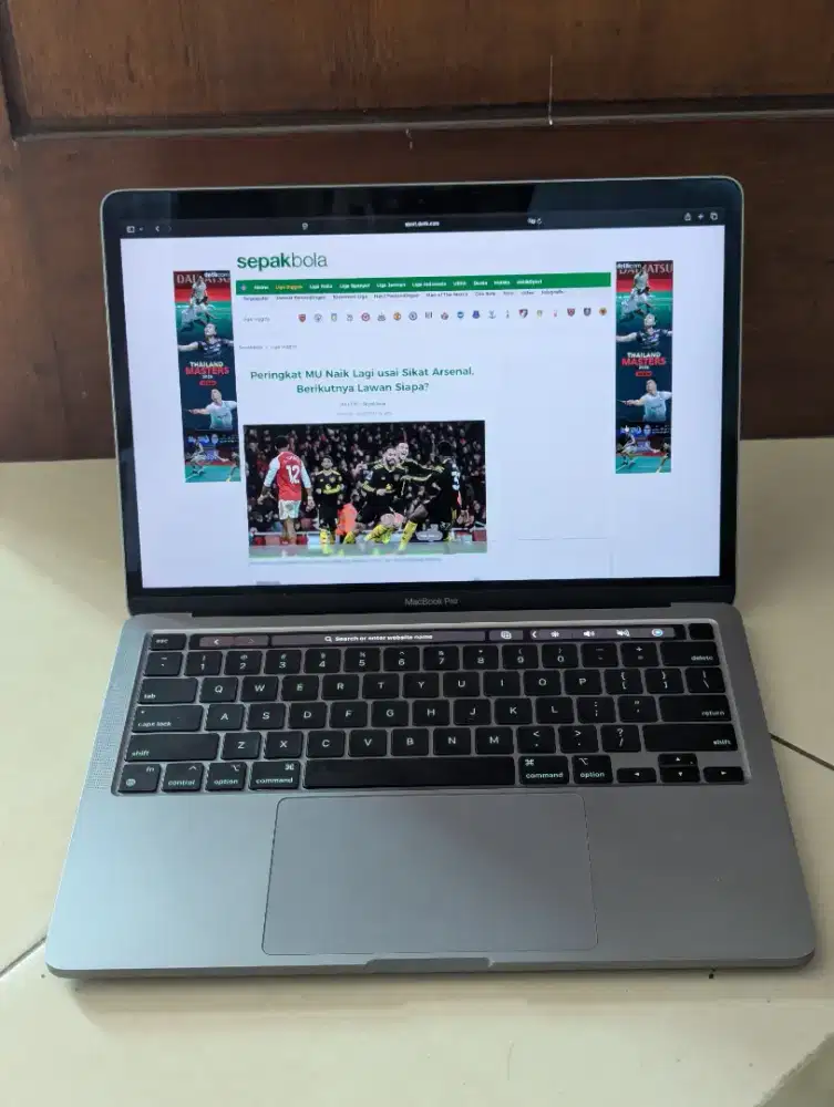 Macbook Pro M2 8/256gb