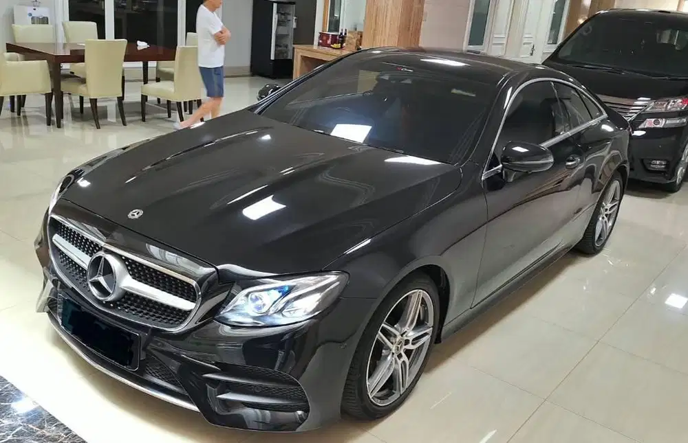 Mercy E300 Coupe 2019/18 Hitam Sport AMG Antik
