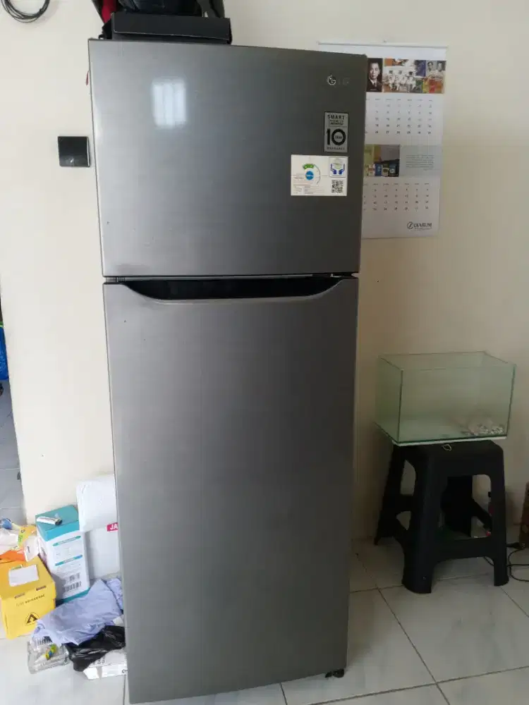 Sale Kulkas LG tipe 2222