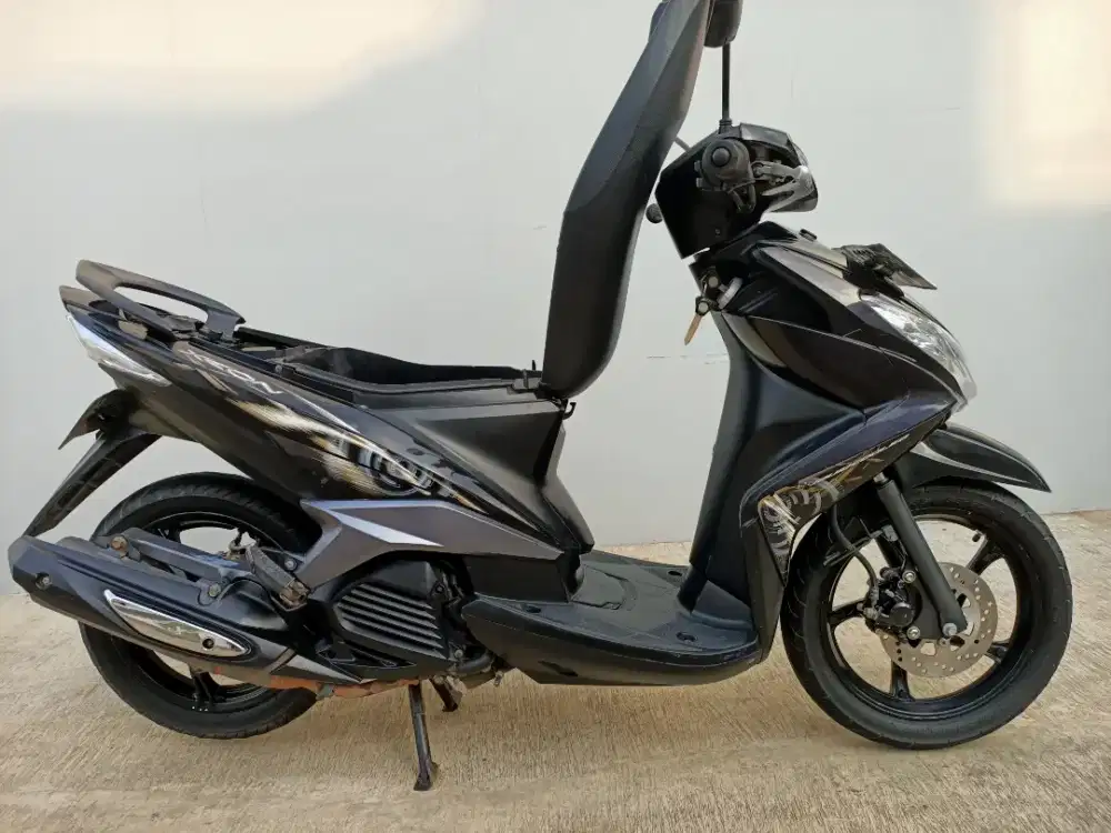 Yamaha Xeon black lus mulus