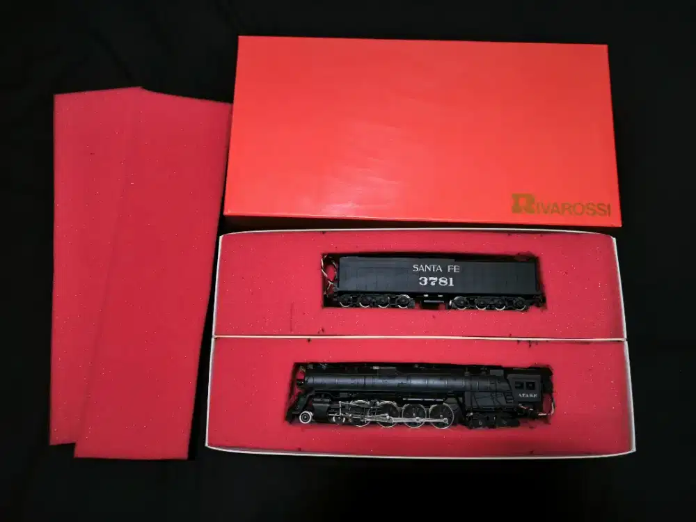 Miniatur Kereta Api Rivarossi Santa Fe 3781 (HO)