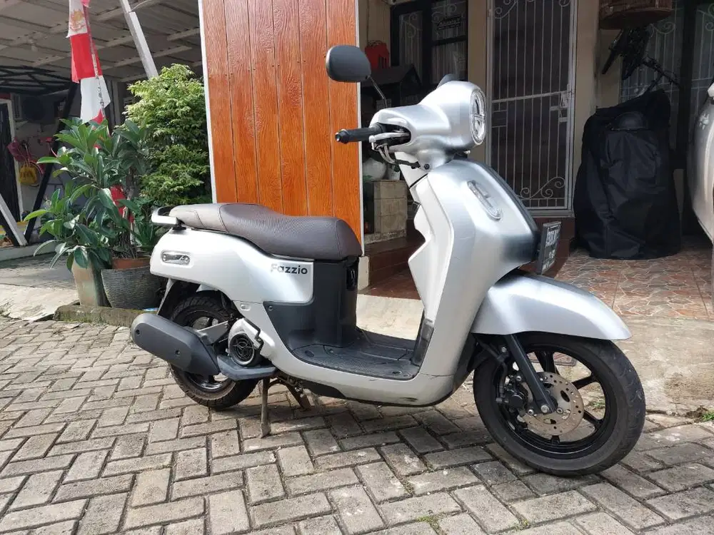 Yamaha Fazzio Lux Silver Tahun 2022