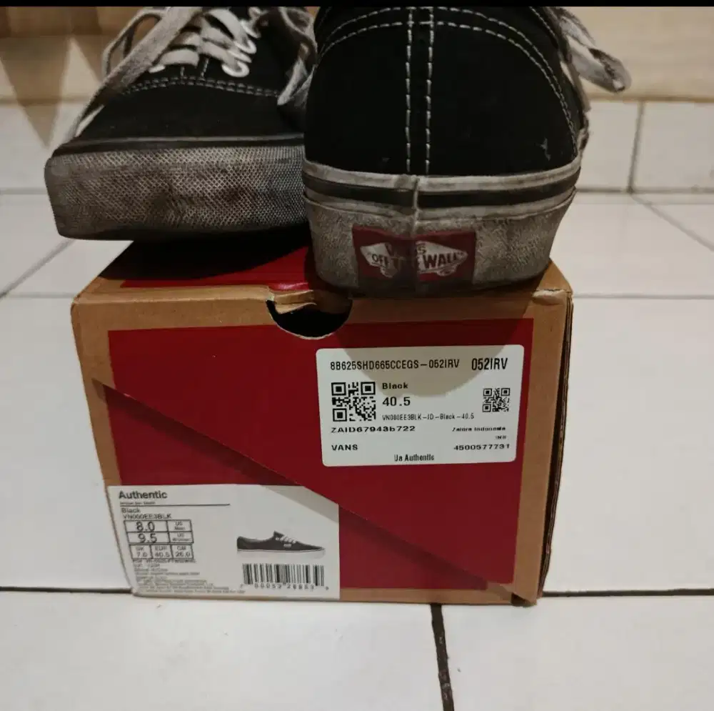 Vans authentic black and white original